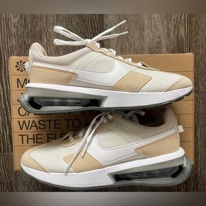 Women’s Nike Air Max Pre-Day